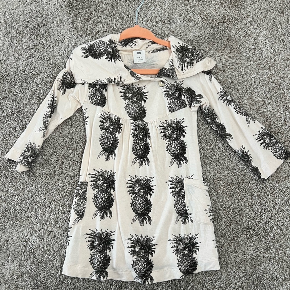 Kate Quinn Vintage Black and Cream Tropical Pineapple Long Sleeve soft dress